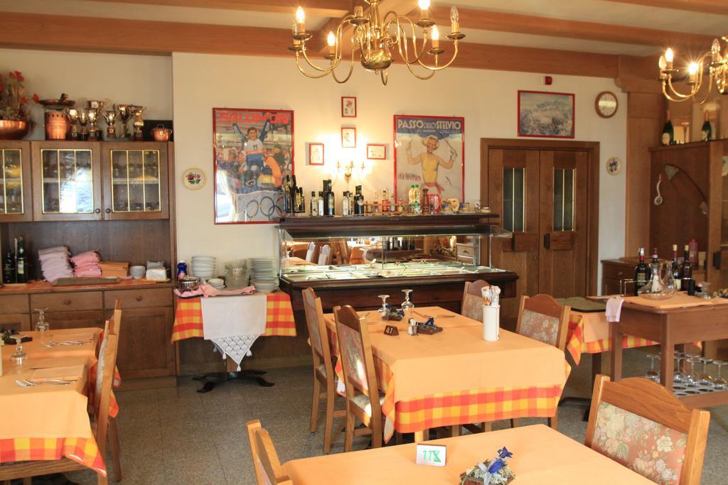 Hotel Genziana Gebirgspass Stilfser Joch Exterior foto