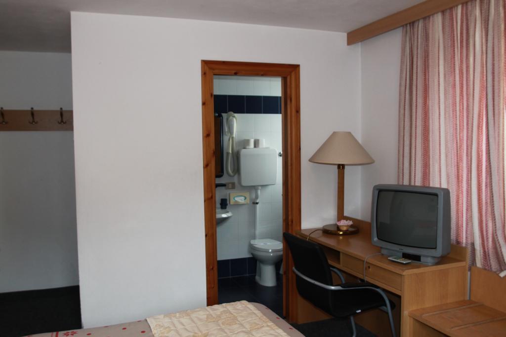 Hotel Genziana Gebirgspass Stilfser Joch Exterior foto