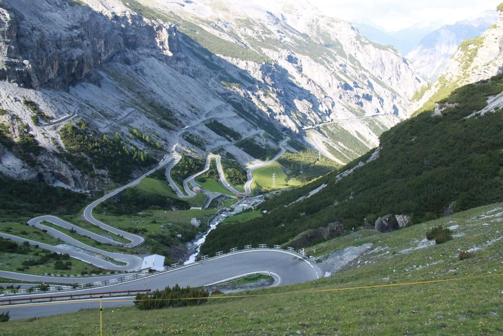Hotel Genziana Gebirgspass Stilfser Joch Exterior foto