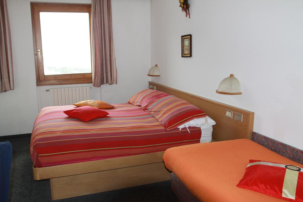 Hotel Genziana Gebirgspass Stilfser Joch Exterior foto